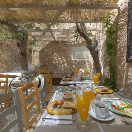 Ritsos Pensionat 3*