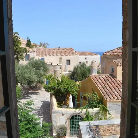 Guest house Ritsos 2*