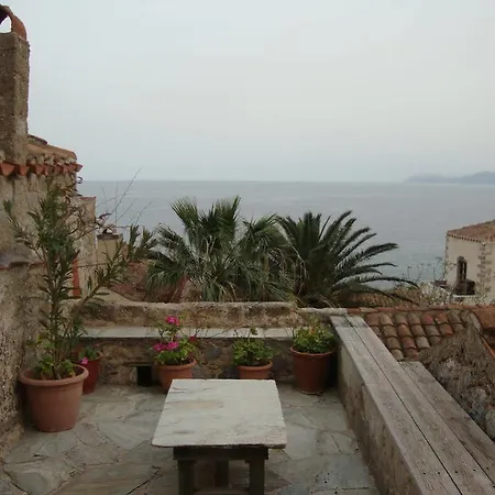 Ritsos 3* Monemvasía