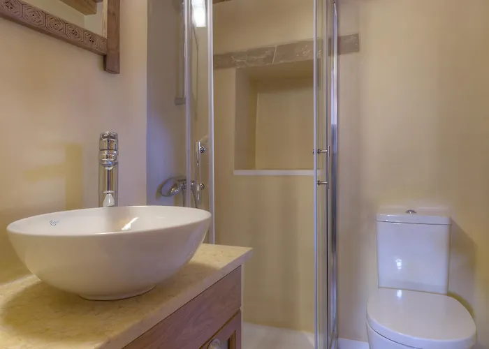 Ritsos 3* モネンバシア