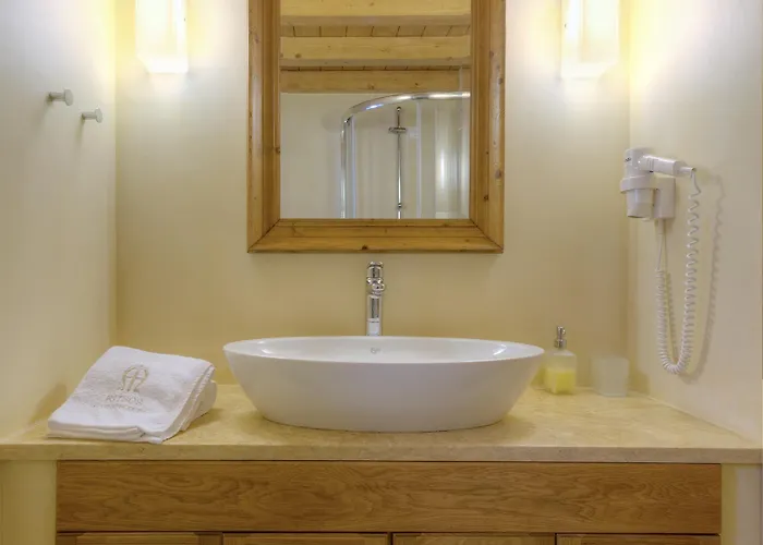 Ritsos בית הארחה