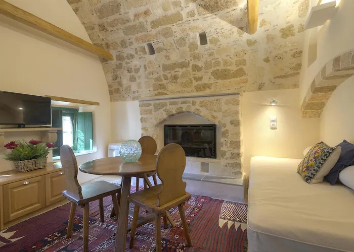 Ritsos 3* モネンバシア