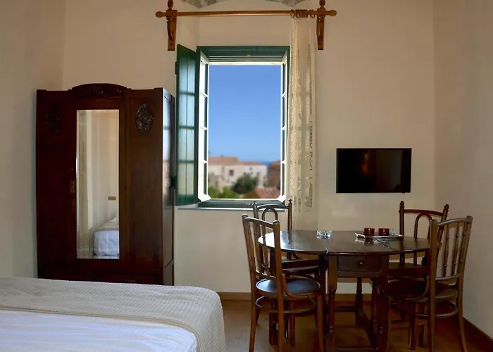 Ritsos בית הארחה מונמבאסיה