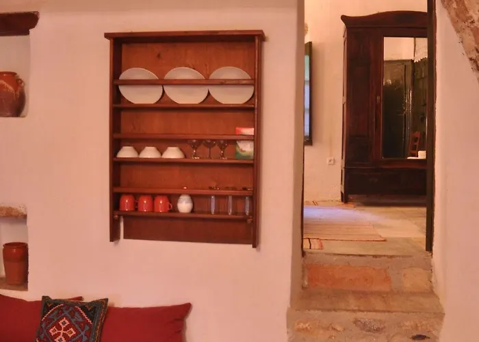 ゲストハウス Ritsos モネンバシア